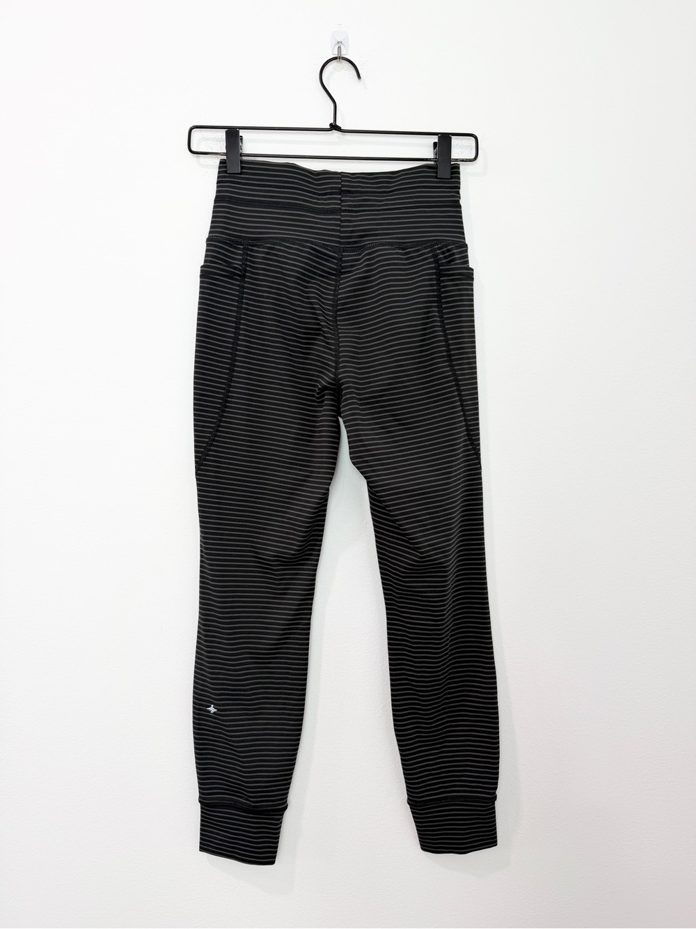 Halara High Waisted Drawstring Striped Yoga Leggings with Pockets size small - Picture 3 of 6